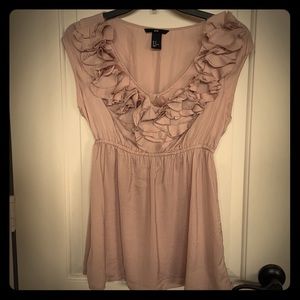H&M ruffle neck top- size 8 *like new*
